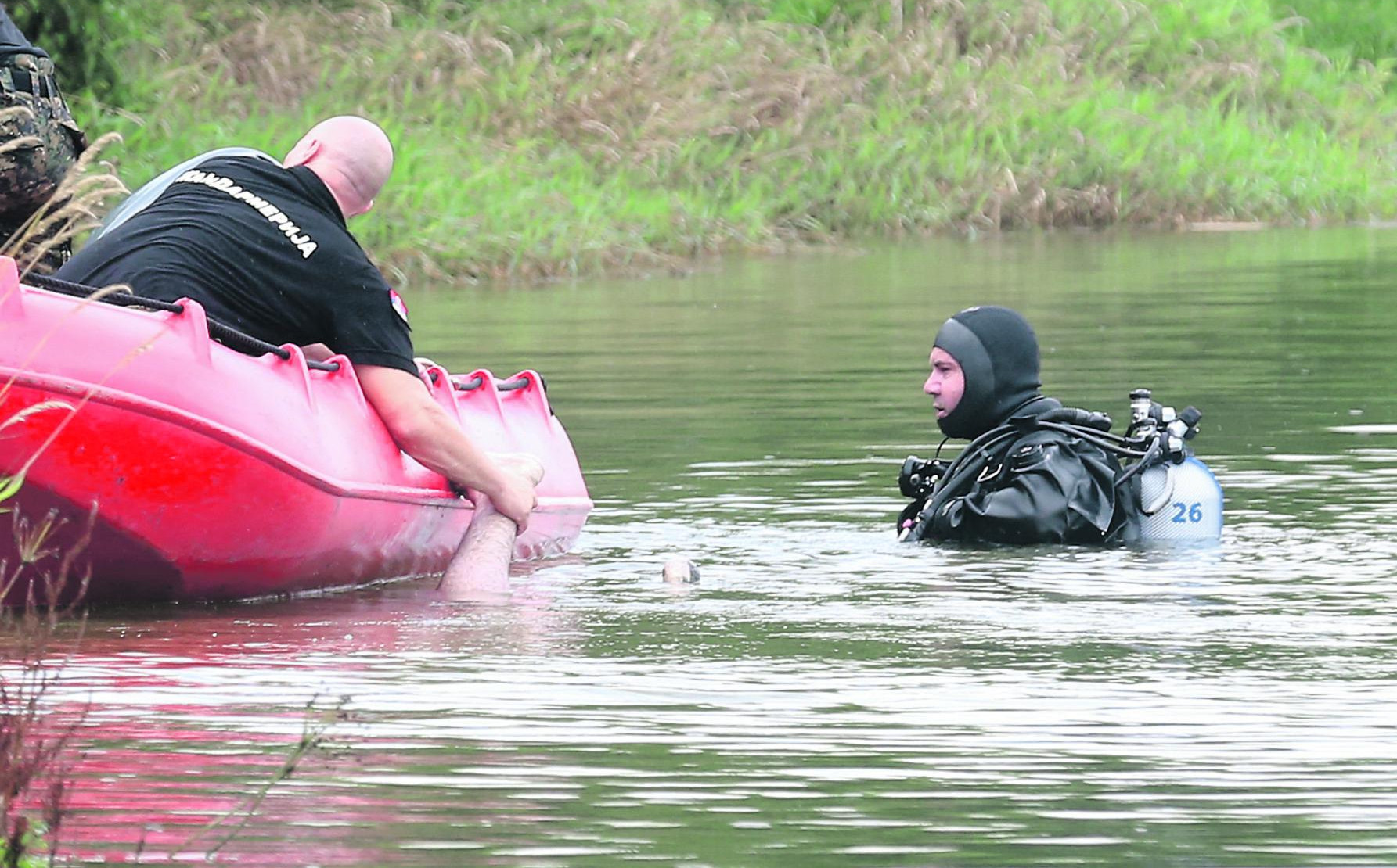 TUGA DO NEBA! Tragedija na jezeru Markovac u okolini Mladenovca! Tinejdžer se prevrnuo na kajaku i udavio se!